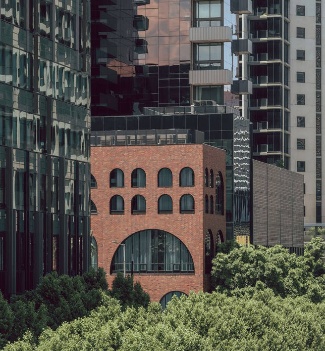 473 DOCKLANDS DRIVE, NEW QUAY DOCKLANDS - CIRCA APARTMENT